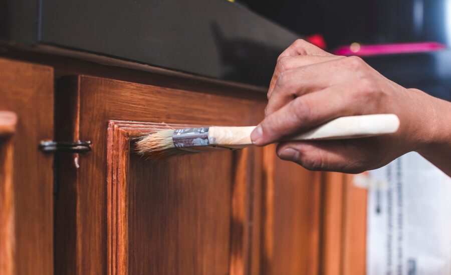 FIVE MYTHS ABOUT WOOD CABINET REFINISHING THAT COST YOU MONEY